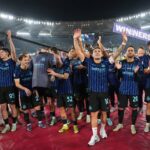 Selebrasi skuad Inter Milan usai menjuarai Coppa Italia 2025/2026