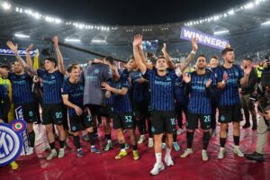 Selebrasi skuad Inter Milan usai menjuarai Coppa Italia 2025/2026
